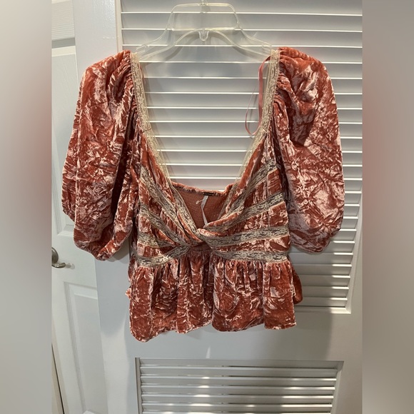 Free people NWT velvet crop top - Picture 7 of 7